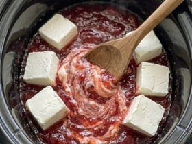4-Ingredient Slow Cooker Strawberry Cheesecake Dip